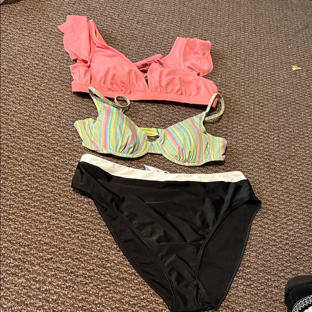 Mismatch bikini pieces